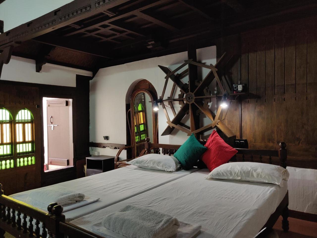 Arakkal Heritage Марарікулем Екстер'єр фото